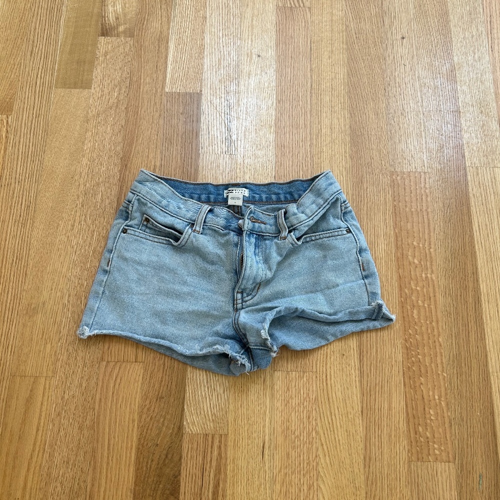 girls billabong jean shorts size 10